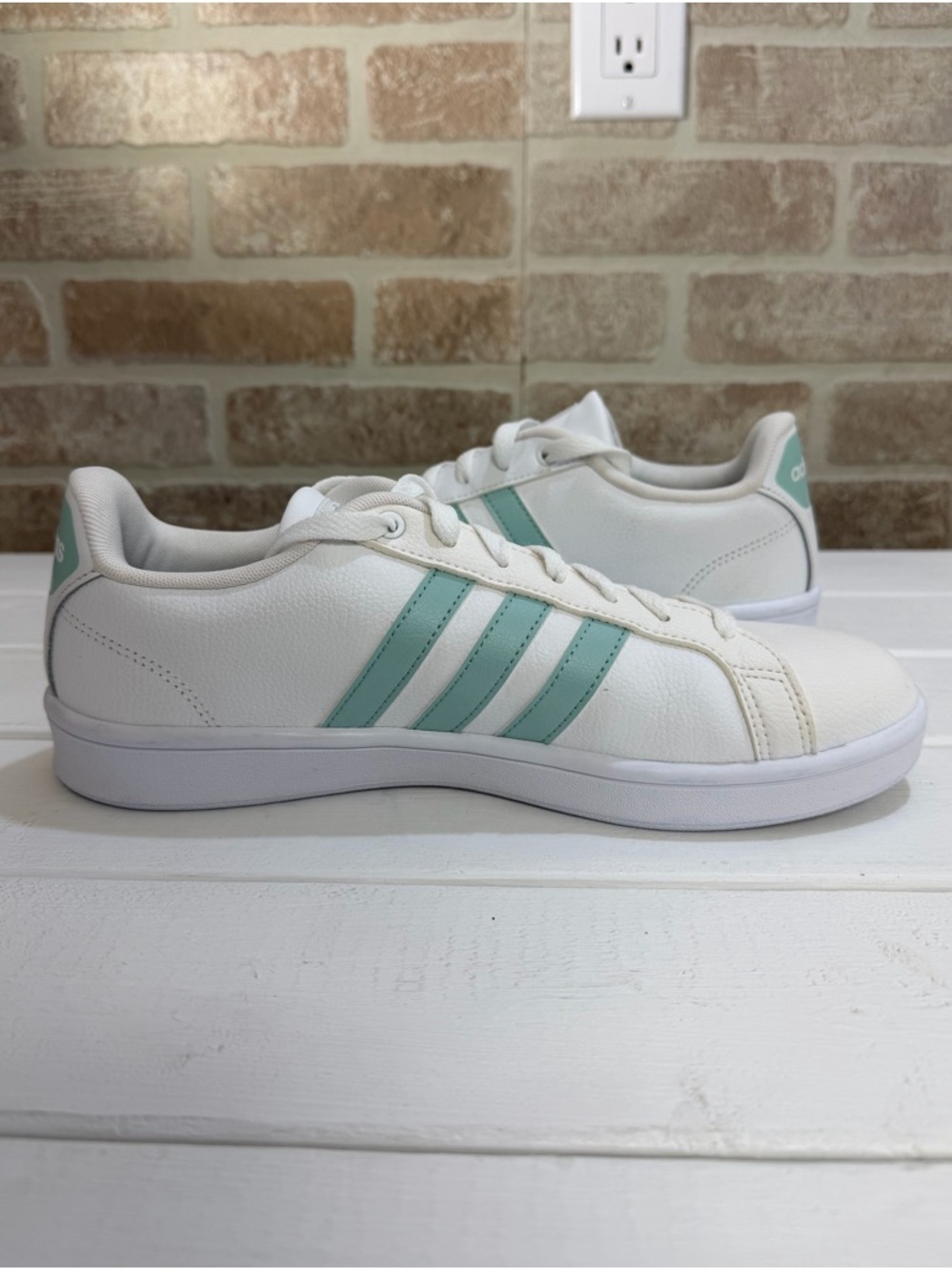 Adidas Cloudfoam White Mint Green Stripe Sneakers Women’s Size 10 Casual Shoes - Picture 6 of 12